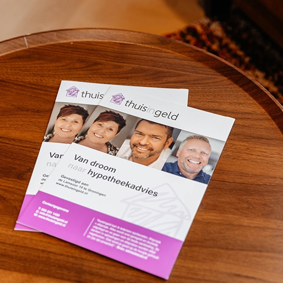Foto van brochures van Thuis In Geld